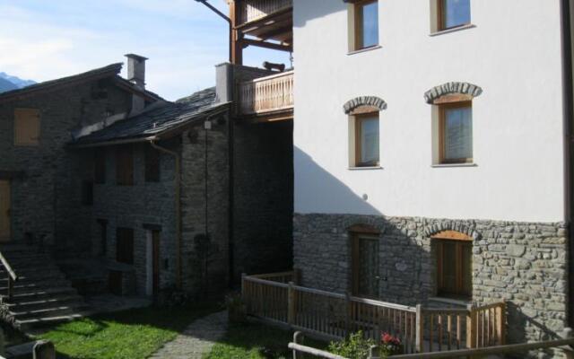 A lancienne fontaine