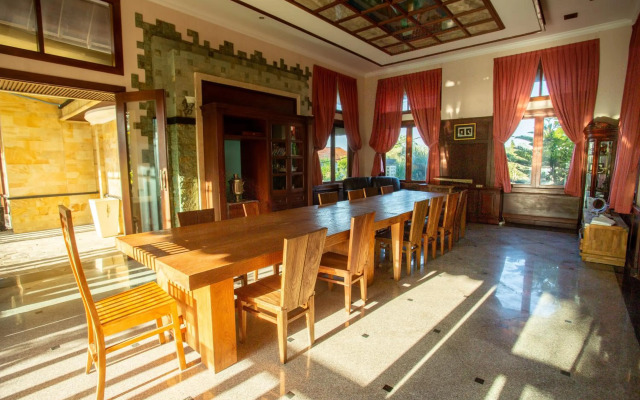 Dynasty Estate
