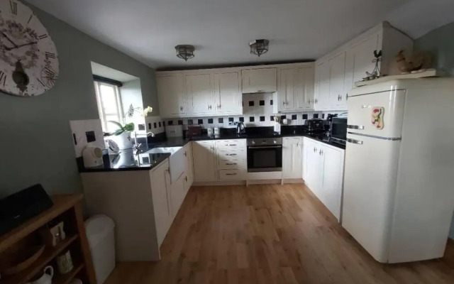 2-bed Apartment Near Buxton Outstanding Location
