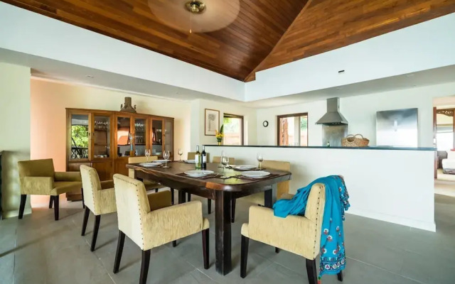 Nam Bo Villa by Lofty - Oceanfront Private Pool Villa With Maid and Cook