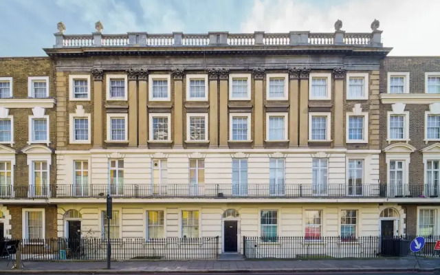 Stylish 2Bed Steps from Iconic Waterloo