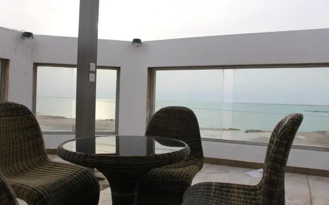 Sand Beach Suites(Families only)