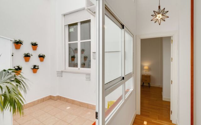 Del Parque Flats Letran