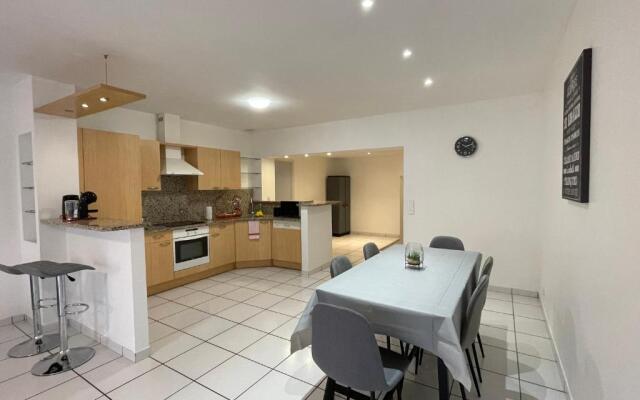 Grand appartement 87m2 à 10 mètres de la plage