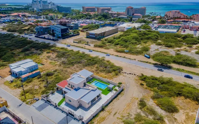 NEW 4br4ba Villa Across of Palmbeach w Pvt Pool