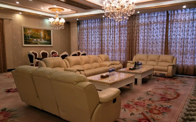 Longzhu Hotel