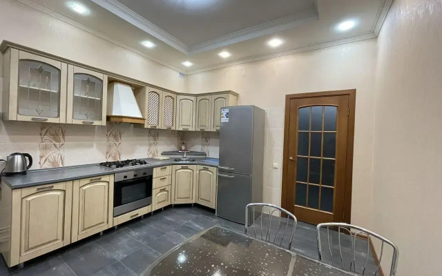 Apartments on Suleymanova street 5