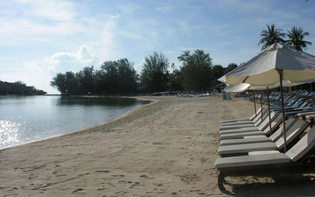 White House Beach Resort And Spa