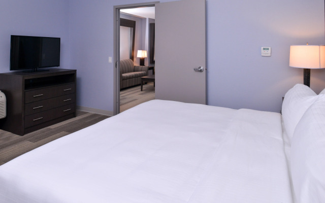 Holiday Inn Express & Suites Loma Linda- San Bernardino S by IHG