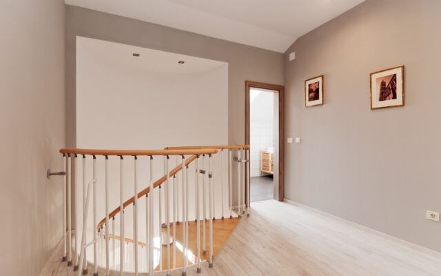 Ravelin Apartments