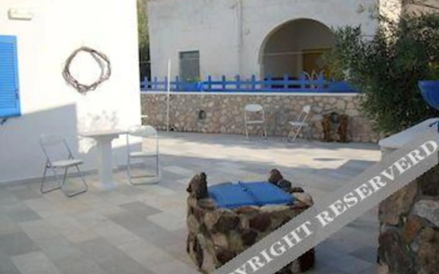 Marousi Rooms