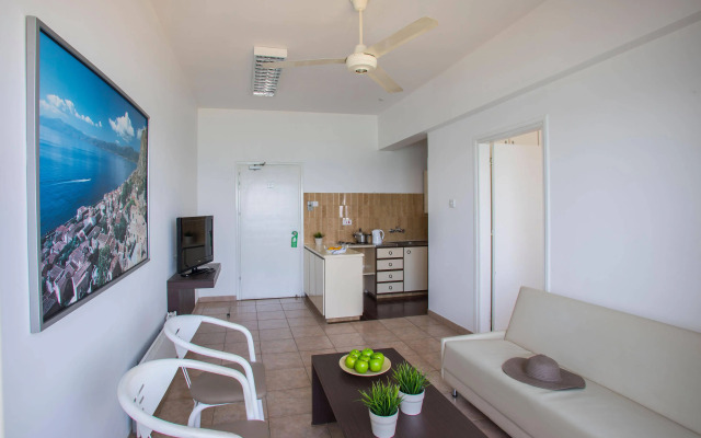 Costantiana Beach Hotel Apartments