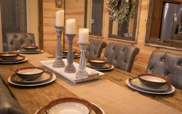 Simmer Down Lodge - 5 Br Cabin
