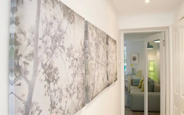 Beautiful 1 Bedroom Apartment On Broughton Street