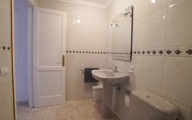 Harbour Apartment with Sea View
