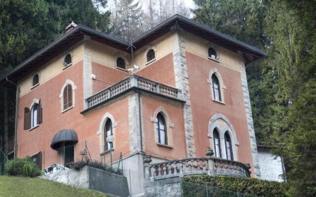 VILLA PINETINA Luxury B&B