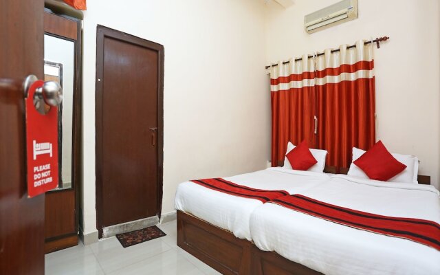 OYO 9001 Hotel East West