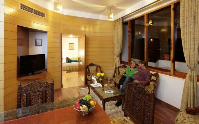 Manu Allaya Spa Resort