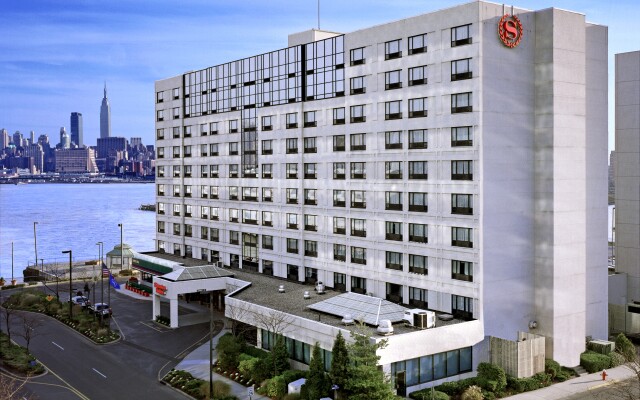 Sheraton Lincoln Harbor Hotel