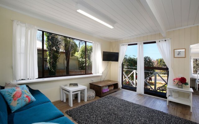 Tullys Hut - Walk to Hikes, Waterfalls, Views