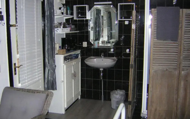 Prive tuinhuis B&B Elly