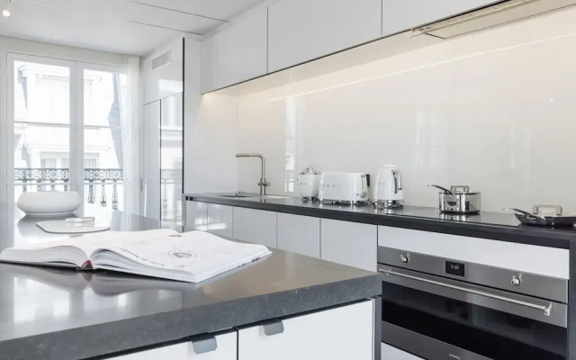 1.75 Paris La Source