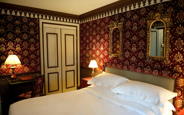 L'Hotel