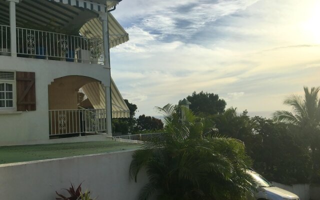 Property with 3 Bedrooms in Deshaies, with Wonderful Sea View, Shared Pool, Enclosed Garden - 2 Km From the Beach