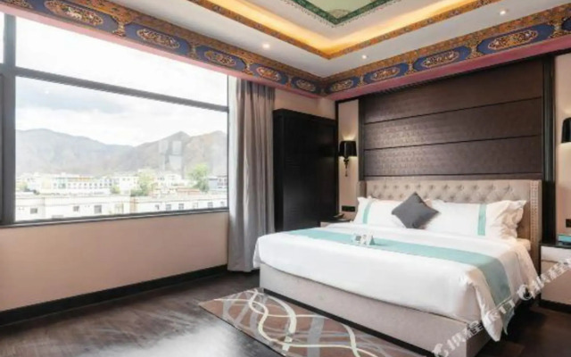 Xana Hotelle (Jokhang Temple at Potala Palace in Lhasa)