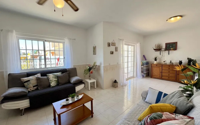 Pêra Stylish Villa With Pool by Homing