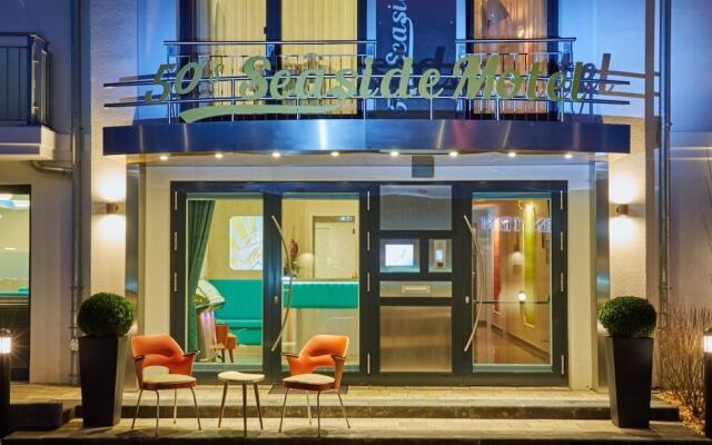 Bernstein 50'S Seaside Motel