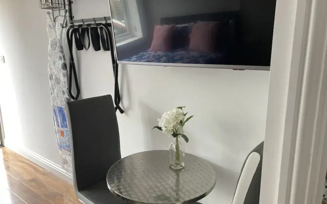 Private Self-contained Annex With Wifi & Parking
