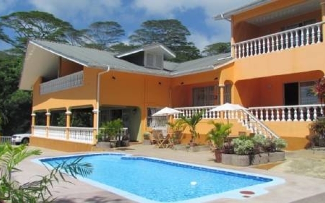 Albizia Lodge Green Estate