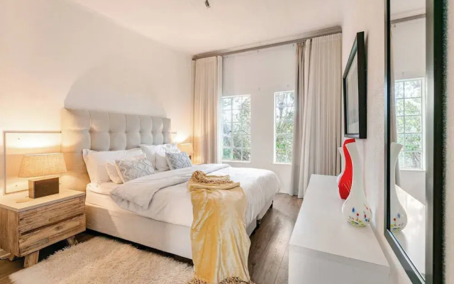 Cosy 2bed in Heart of Sandton