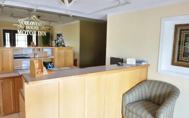 Colonial House Motor Inn
