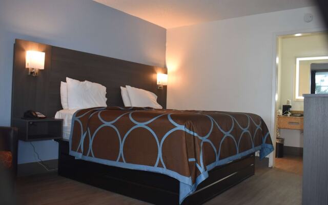 Super 8 by Wyndham Riverside AL