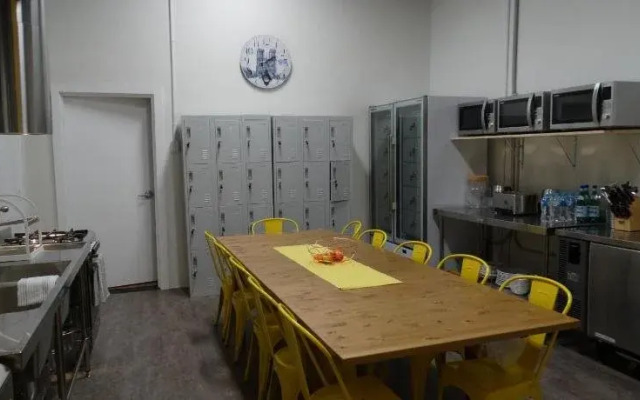 Cozzystay Hostel