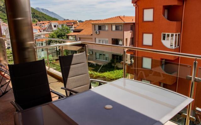 Sea Side Luxury Apartment