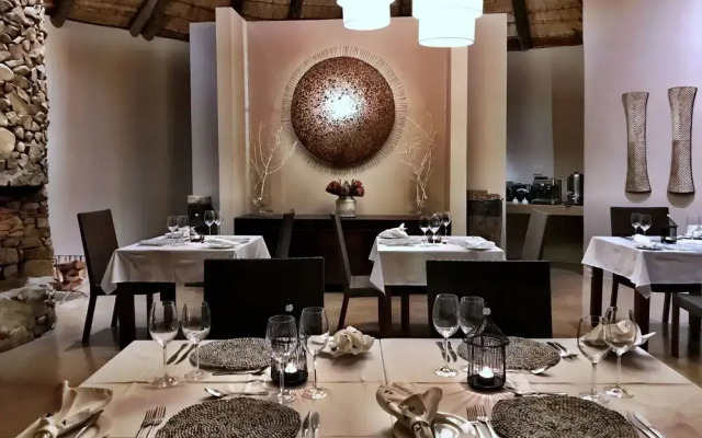 Nambiti Plains Private Game Lodge