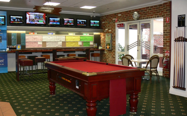 Yarrawonga Hotel