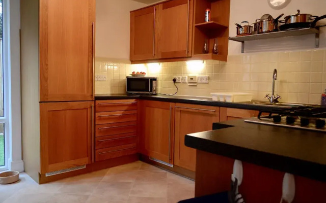 2 Bedroom Home Close To City Centre