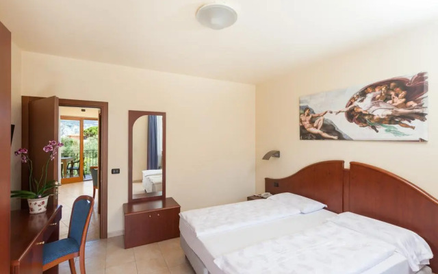 Villa Isabella Hotel & Residence