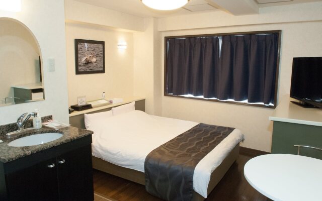 Hotel L