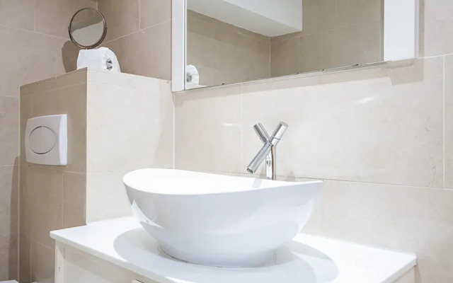 Laystall Apartment