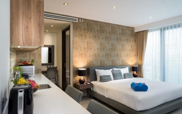 Joy Phucket Absolute Twin Sands Resort