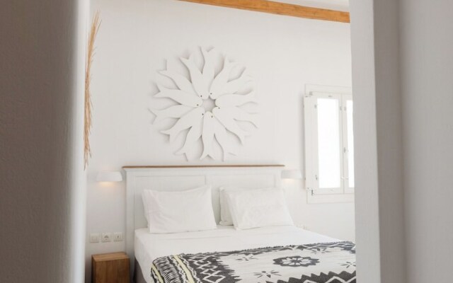 Parosquare Central Suites