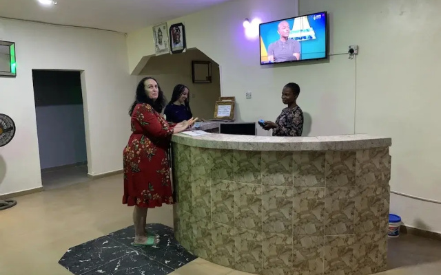 Lorrybee plaza Hotel