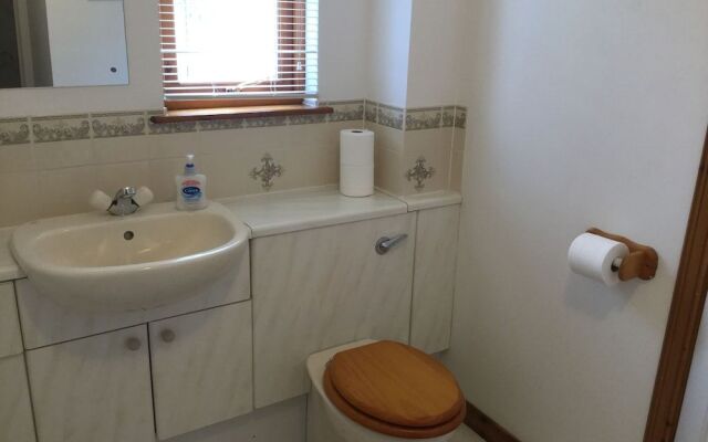 Inverness Apartments - Golf View