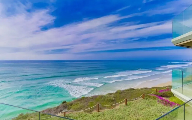 Work-Friendly Oceanfront Condo with Pool and Spa Access SURF25 by RedAwning