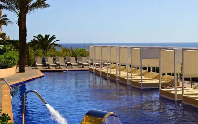 Zafiro Cala Mesquida Hotel